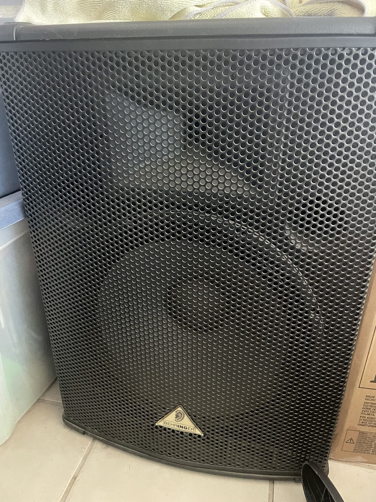 Behringer Eurolive E1520 Passive Speaker