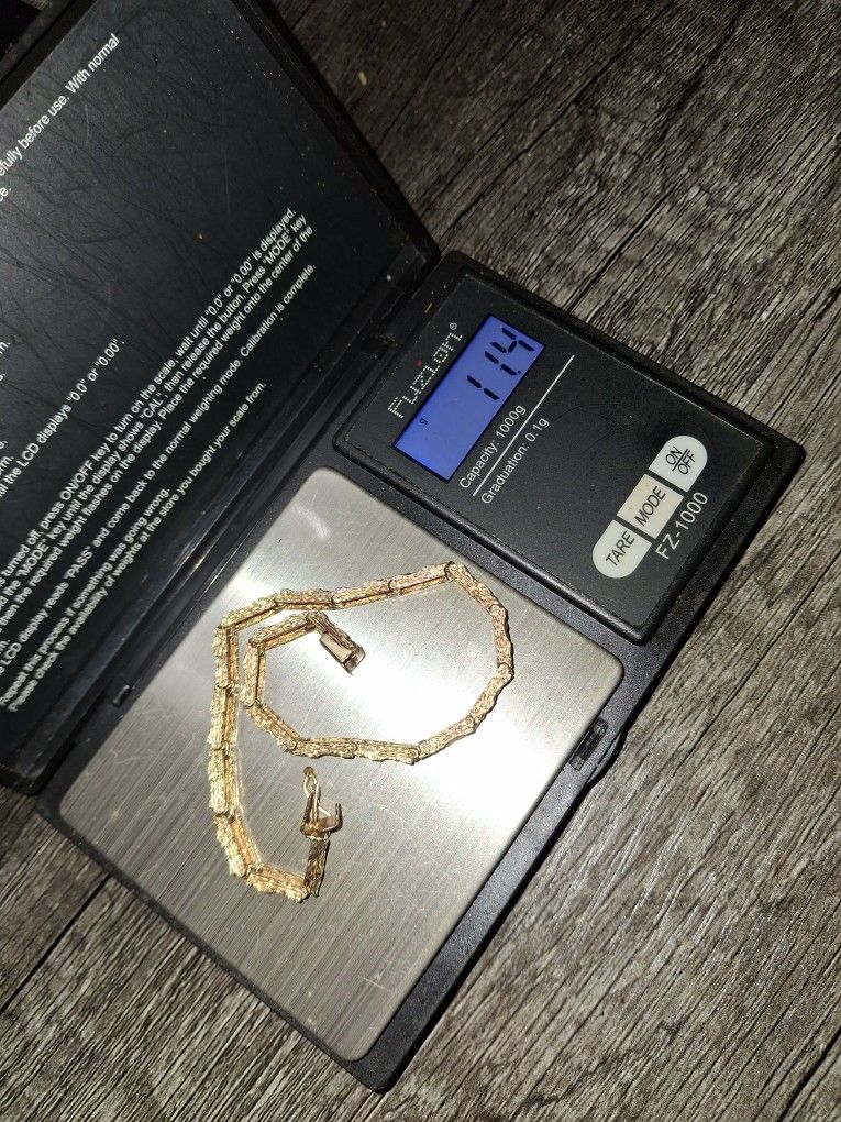 14k Real Gold Nugget Bracelet (11.4 grams - 5mm width - 2mm thick - 8 inch) •NO trades (comprehend this!) •NO deliveries, local meet only