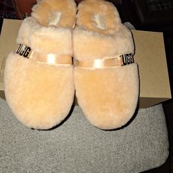Ladies Brand New UGG Slippers Size 7