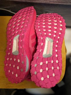 Ivy Park x adidas UltraBoost OG 'Ivy Heart' | Pink |