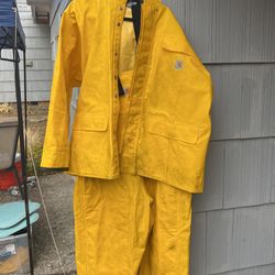 Carhartt Commercial Fishing Jacket And Bibs for Sale in Grays Harbor  County, WA - OfferUp