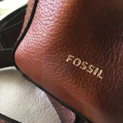 Fossil Women’s Leather Backpack.