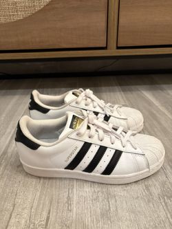 Adidas Superstar White Woman 6.5