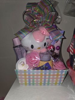 Hello Kitty Girls Gift Basket