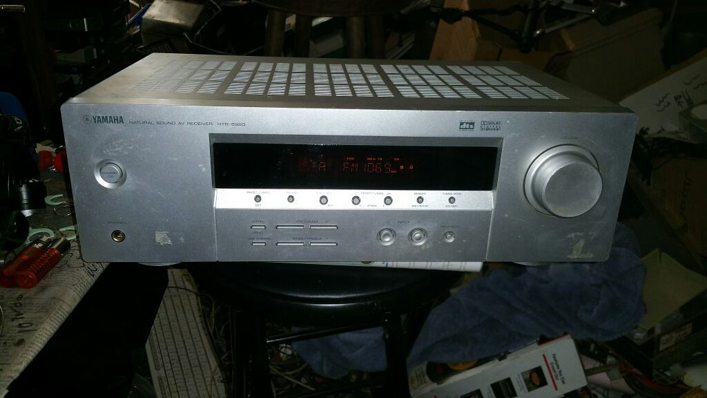 Yamaha am/fm receiver amp HTR 5920