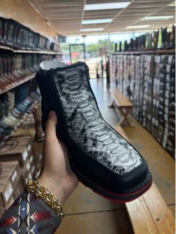 Men’s Shoes