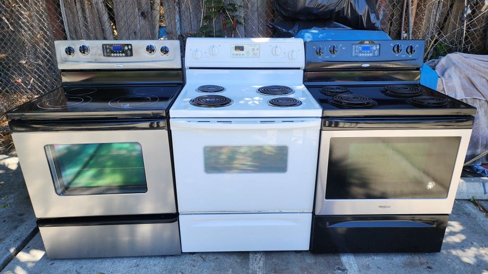 Preciosa Estufa Electrica Whirlpool Luz 220V Lista Para Usar Super Limpia Trabaja Muy Bien Los Cuatro Quemadores Y El Horno $150