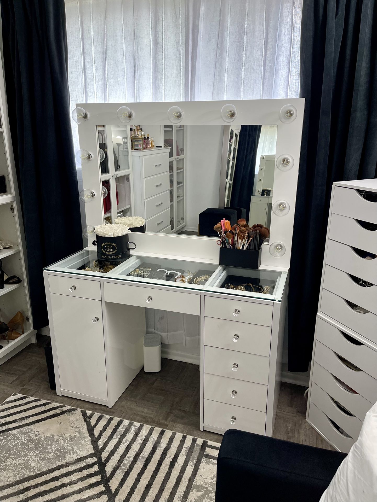 BRAND NEW MAKEUP VANITY ANY STYLES $50 DOWN