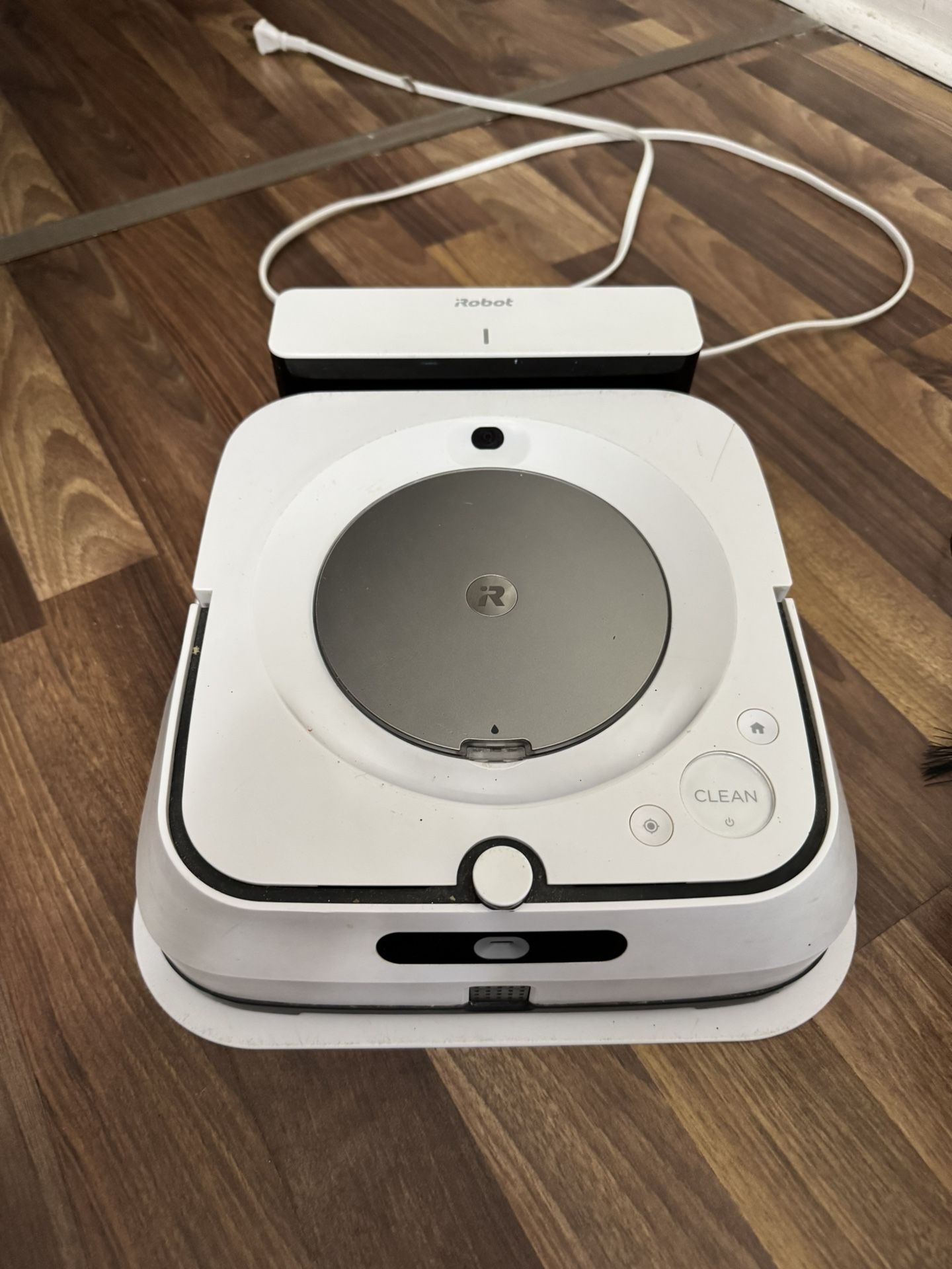 iRobot Braava Jet m6 Robot Mop & Vacuum Cleaner