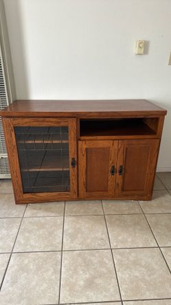 Cabinet/TV stand