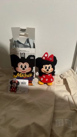 Popmart Minnie From Mickey Family Keychain