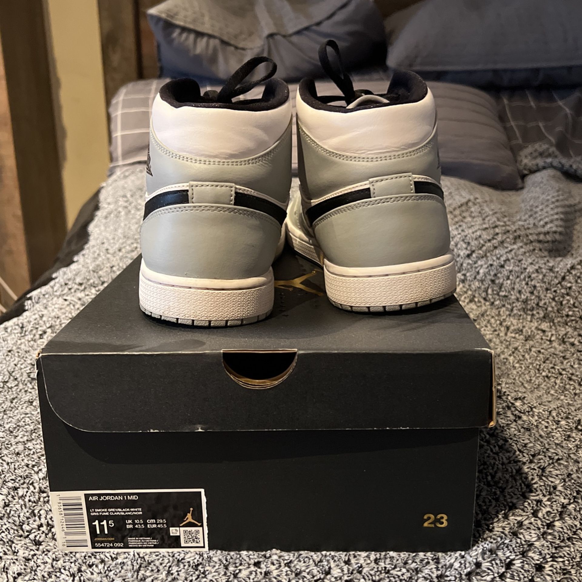 Light Smoke Grey/black/white Air Jordan 1 Mid Size 11.5