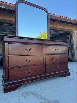 Solid Wood Dresser with 6 Drawers