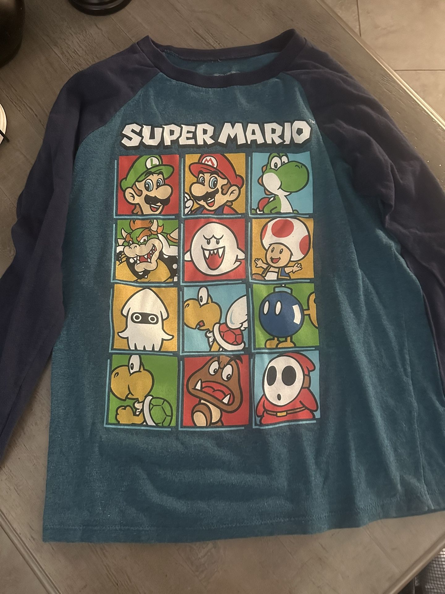 Kid’s Super Mario long sleeve size L