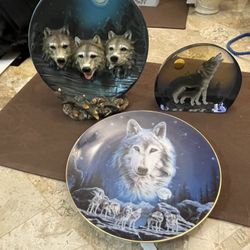 Wolf Collectibles 2 Plates And 1 Paperweight