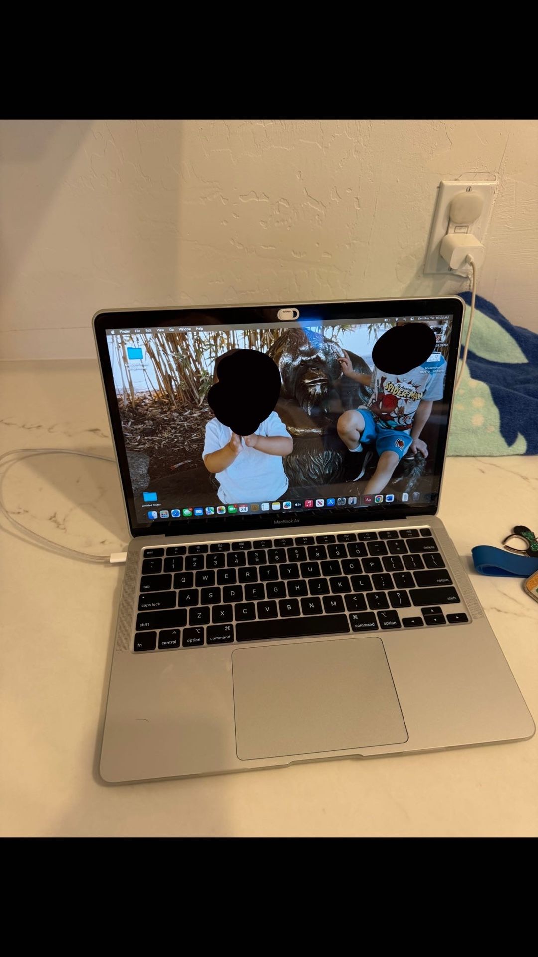 MACBOOK AIR 13”