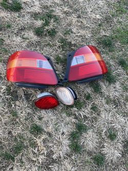 99 Lexus GS 400 Stock Taillights