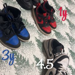 Nike Kids Shoes Size 