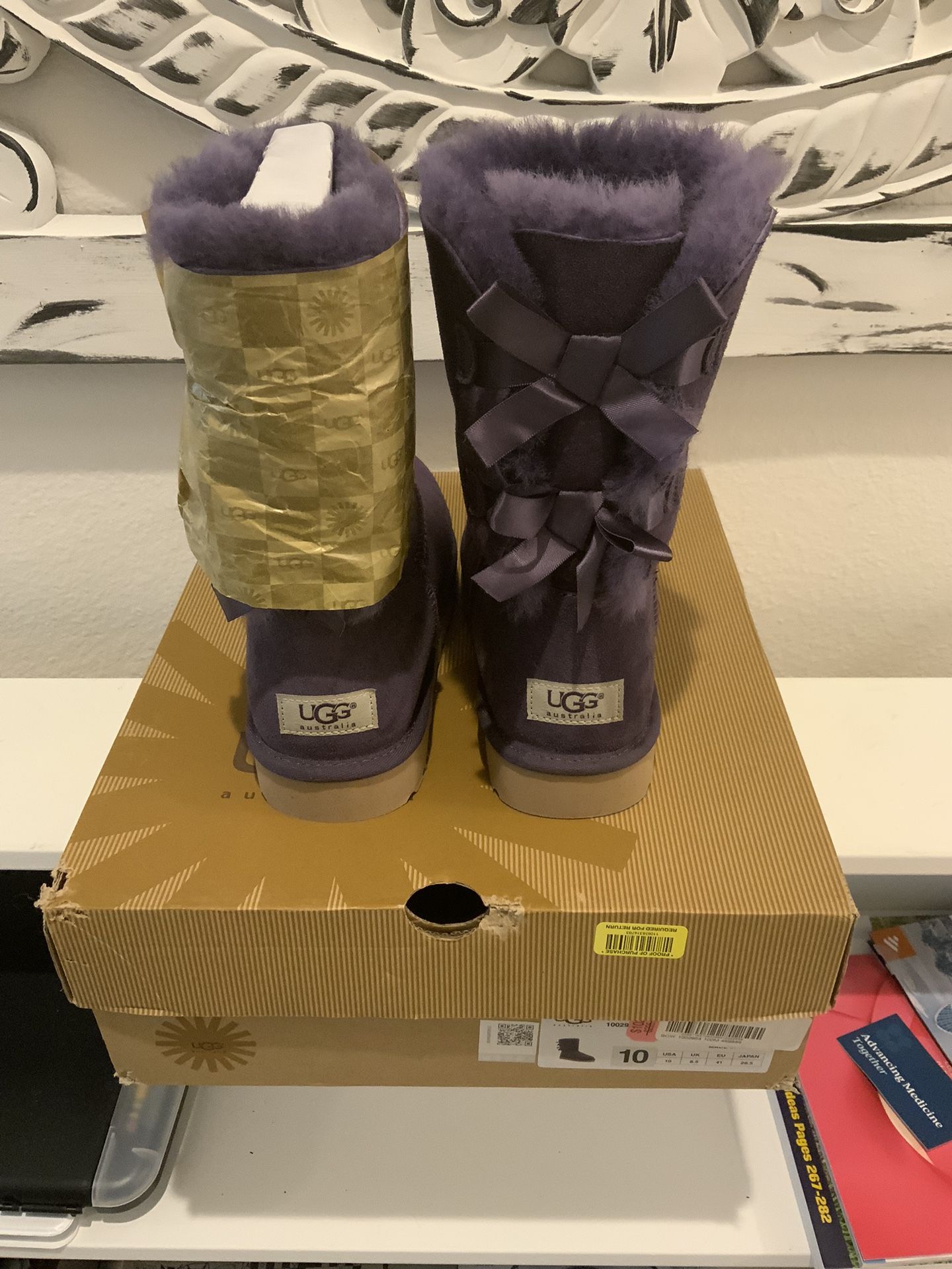 New Ugg WBailey Bow women boots 1002954 w/ prvl New never worn