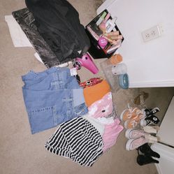A bunch Of Women’s Things 