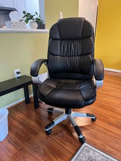 Large Office/Desk Chair- soft- smooth swivel - excellent back support