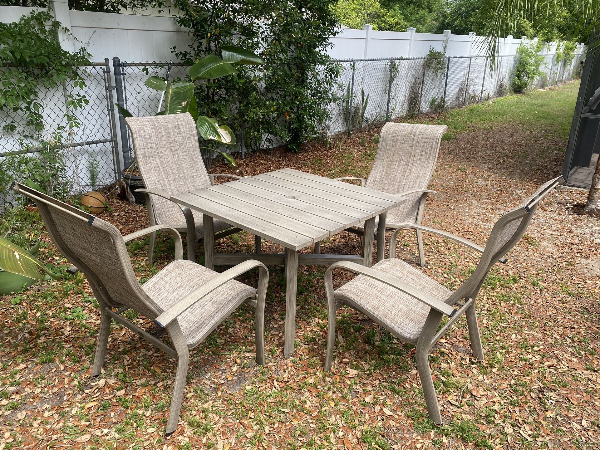 Patio Set Table and 4 Chairs Metal