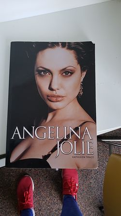 Angelina Jolie Biography