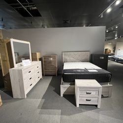 Light grey 4PC Queen Bedroom Set 