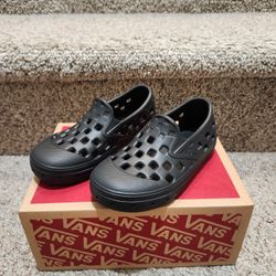Vans Toddler Mte Slip-on Trk Shoe Size. 8