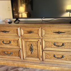 Vintage Dixie Solid Wood Bedroom Set – 5 Pieces (American Quality Made)