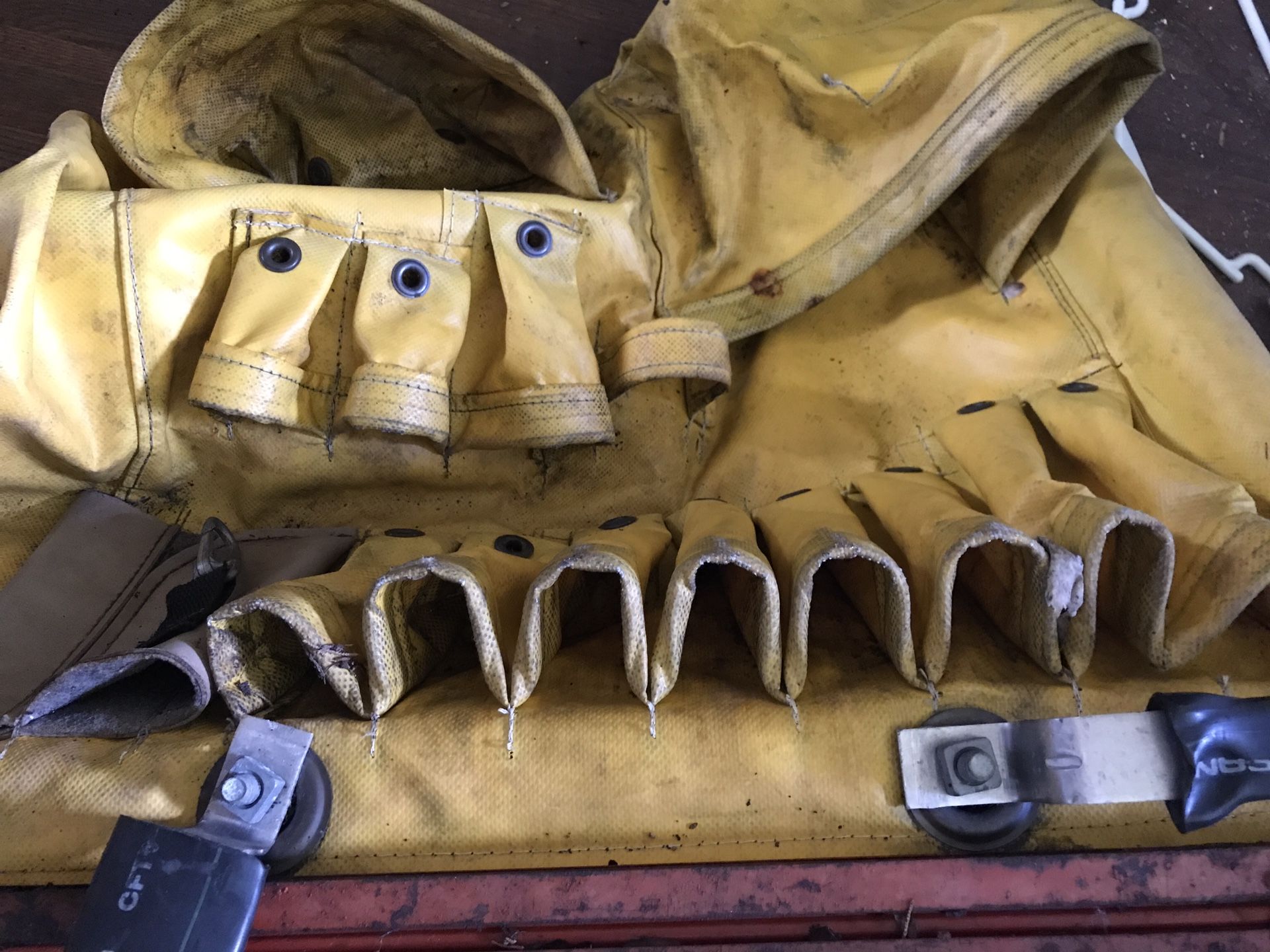 Tool Apron For Bucket Truck