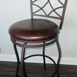 3 set of elegant tall bar stools. / Only 2 assembled 