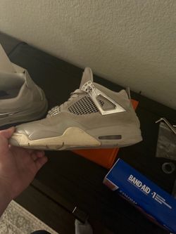 Jordan 4 frozen moment