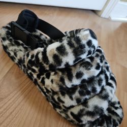 Women's Size 10 UGG Fluff Yeah Slide Sandals