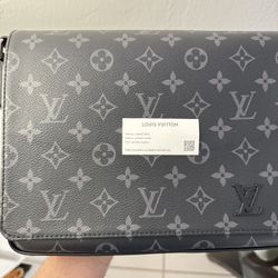 Louis Vuitton Messenger Bag