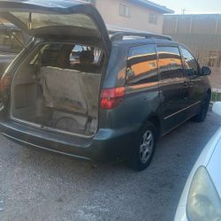2005 Toyota Sienna