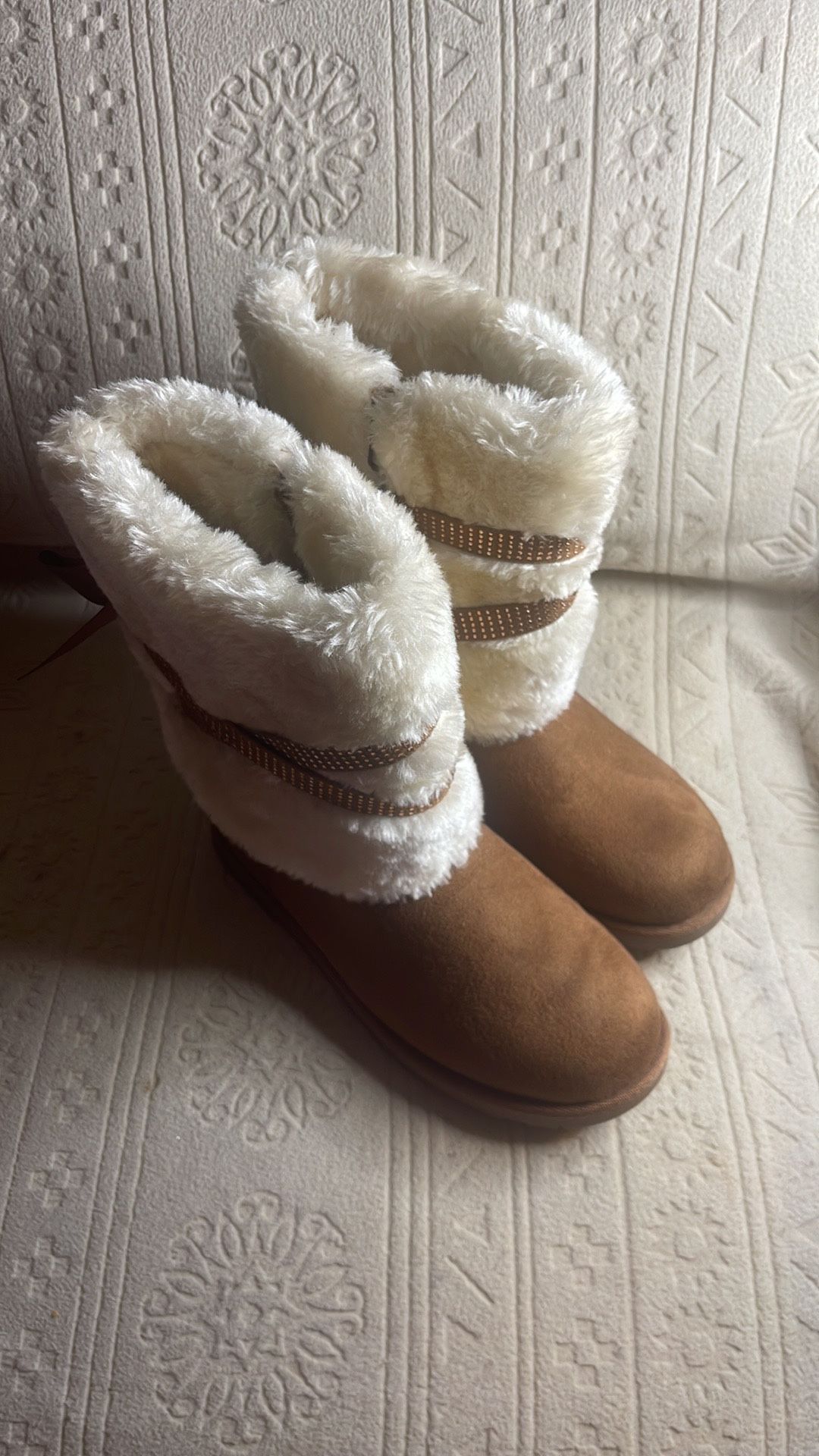 Big Girl Boots Size 4 Brown With Fur