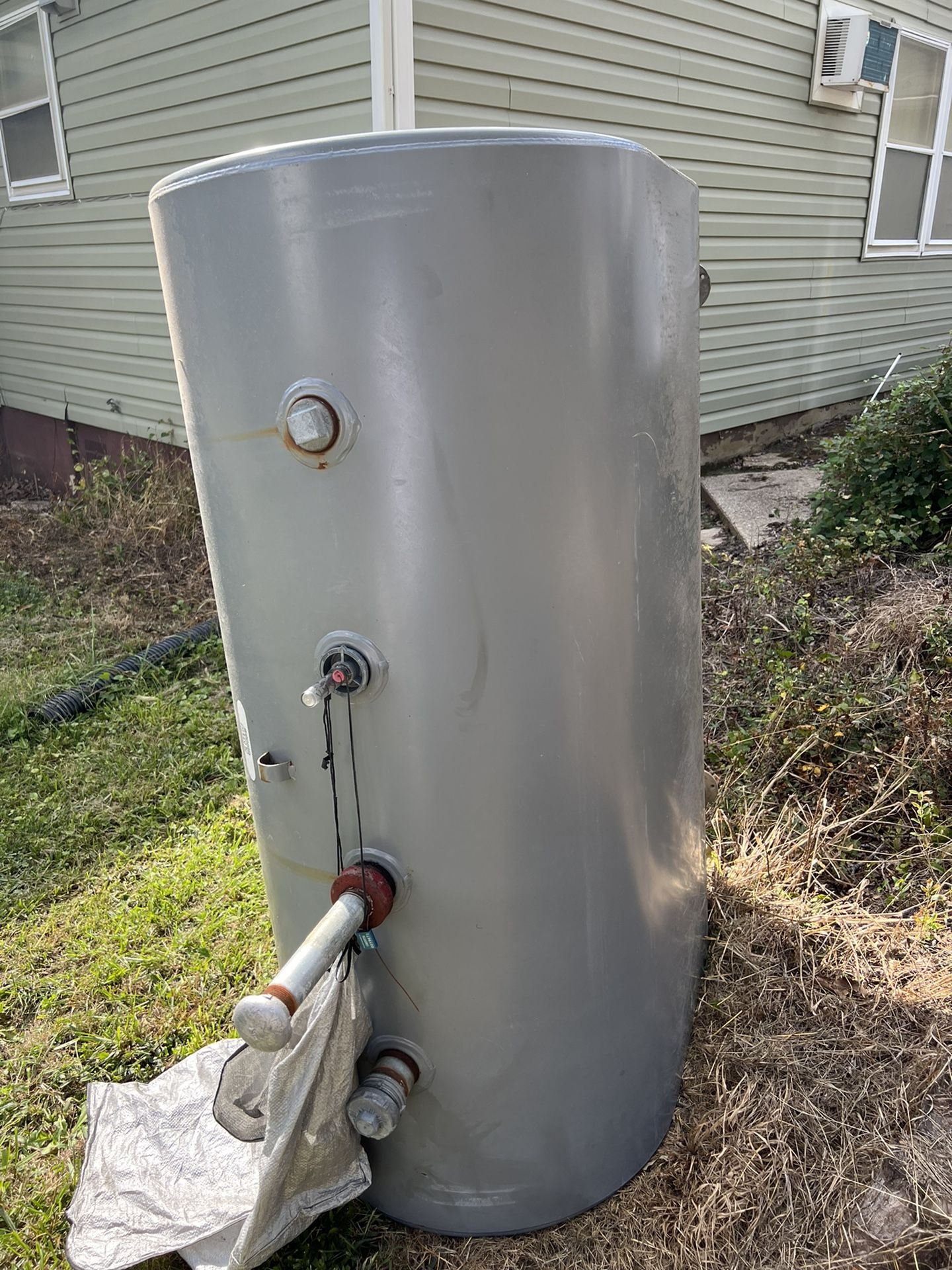 Oil Tank -275 Gallon With A Meter Attached
