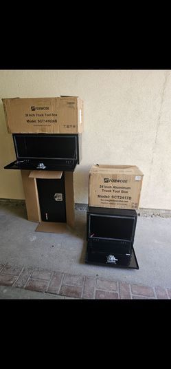 NEW UNDER TOOL BOX TRUCK 30"X16×17 ALUMINUM DIAMOND
24"×16×17 ALUMINUM DIAMOND INCLUDING SET KEYS,FOR ANY QUESTION TEXT ME PLEASE SE HABLA ESPAÑOL