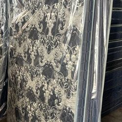 QUEEN MATTRESS