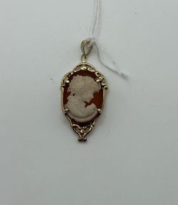 10k pendant