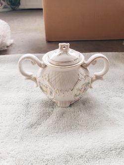 Vintage Sugar Bowl In Excellent Condition