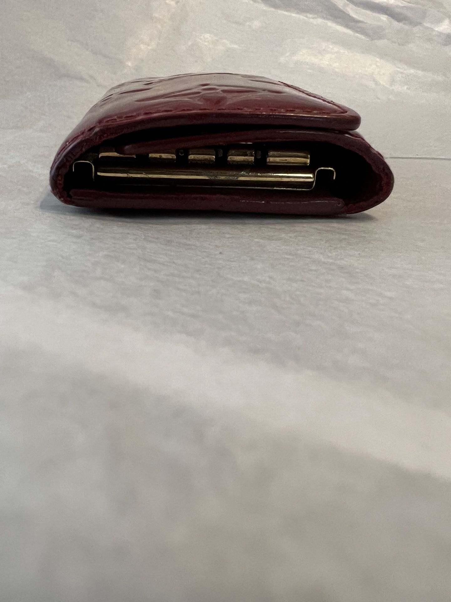Louis Vuitton Vernis Key Holder With Complimentary Chain for Sale in  Houston, TX - OfferUp