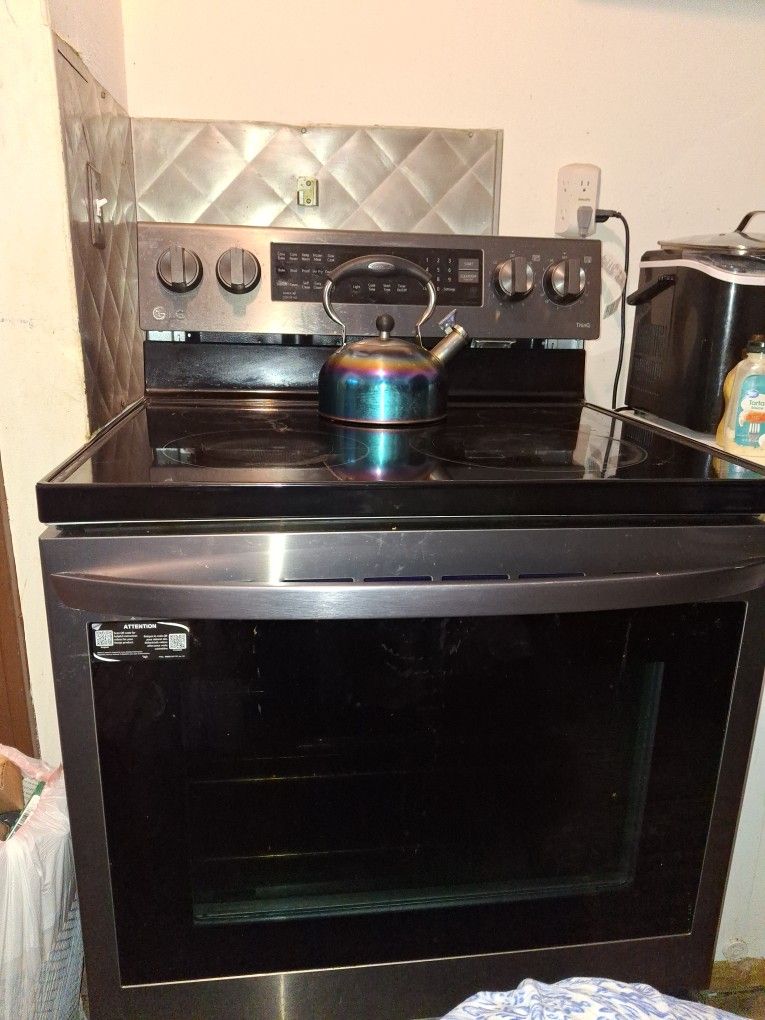 LG ThinQ dark Grey Electric Flat Top Range