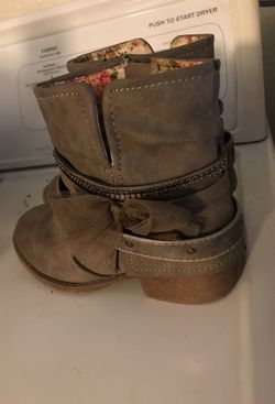 GIRL BOOTS size 12c great condition
