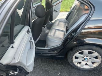2000 BMW 323i