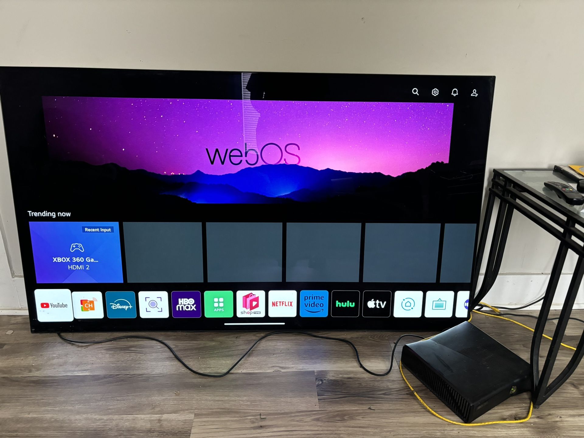 LG Flat Screen Smart Tv 65 Inch