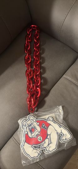 Fresno state bulldog chain