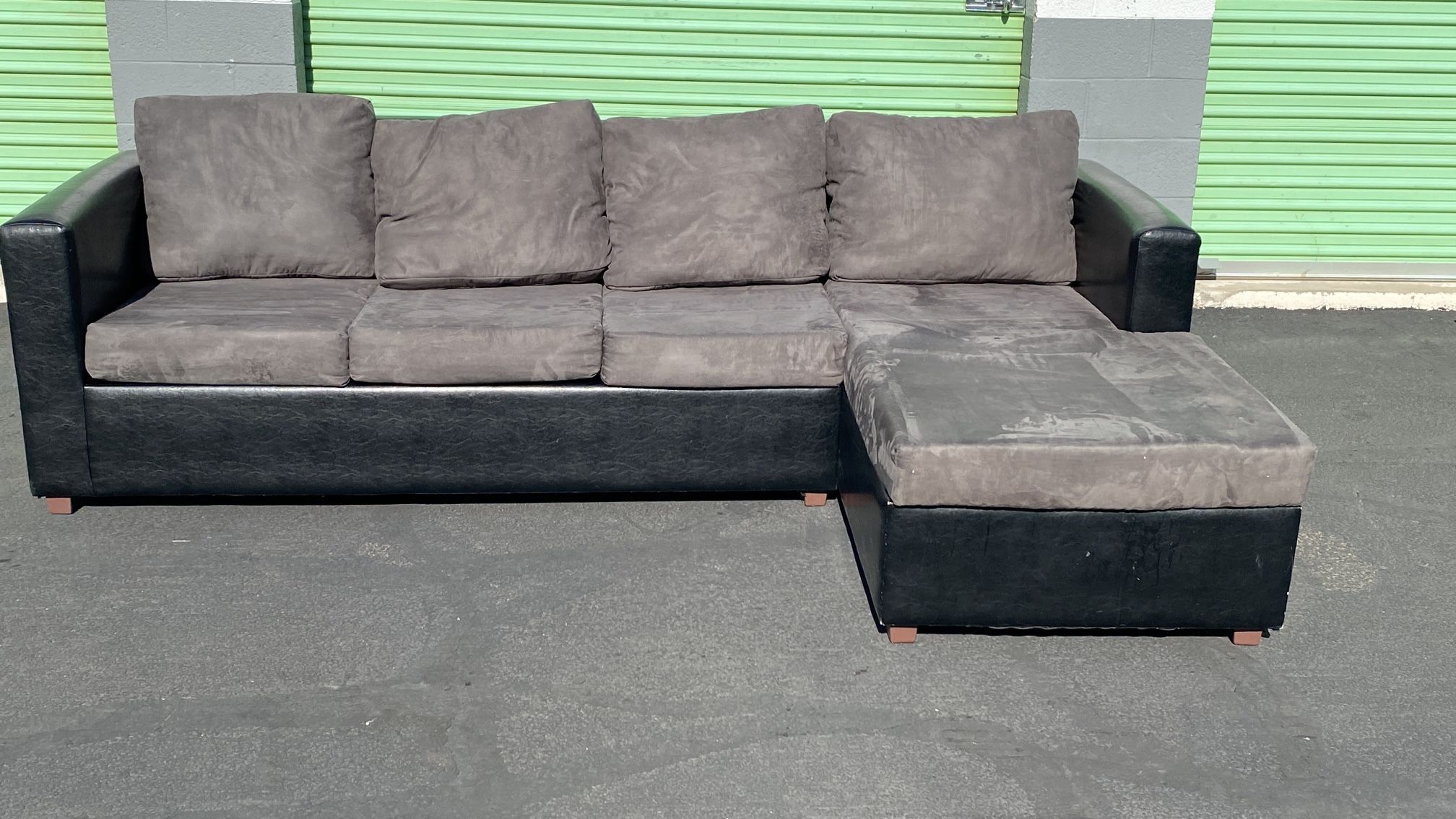 Black & Gray 2-Piece Sectional β w/ FREE DELIVERY! π₯
