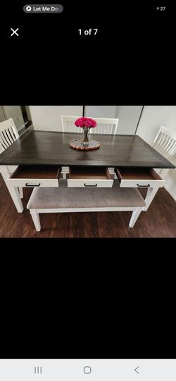 Dinning set for 6 with bench